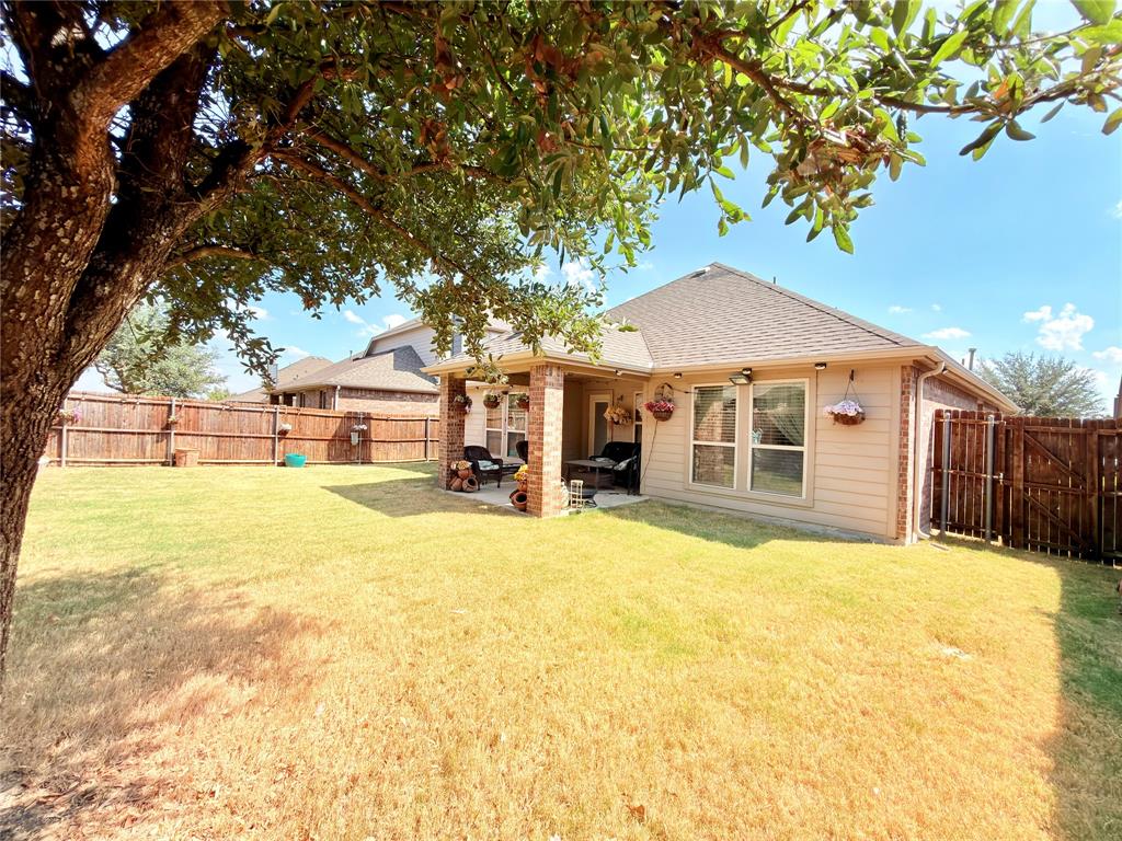 112 Rustic Oak Lane Property Photo 17