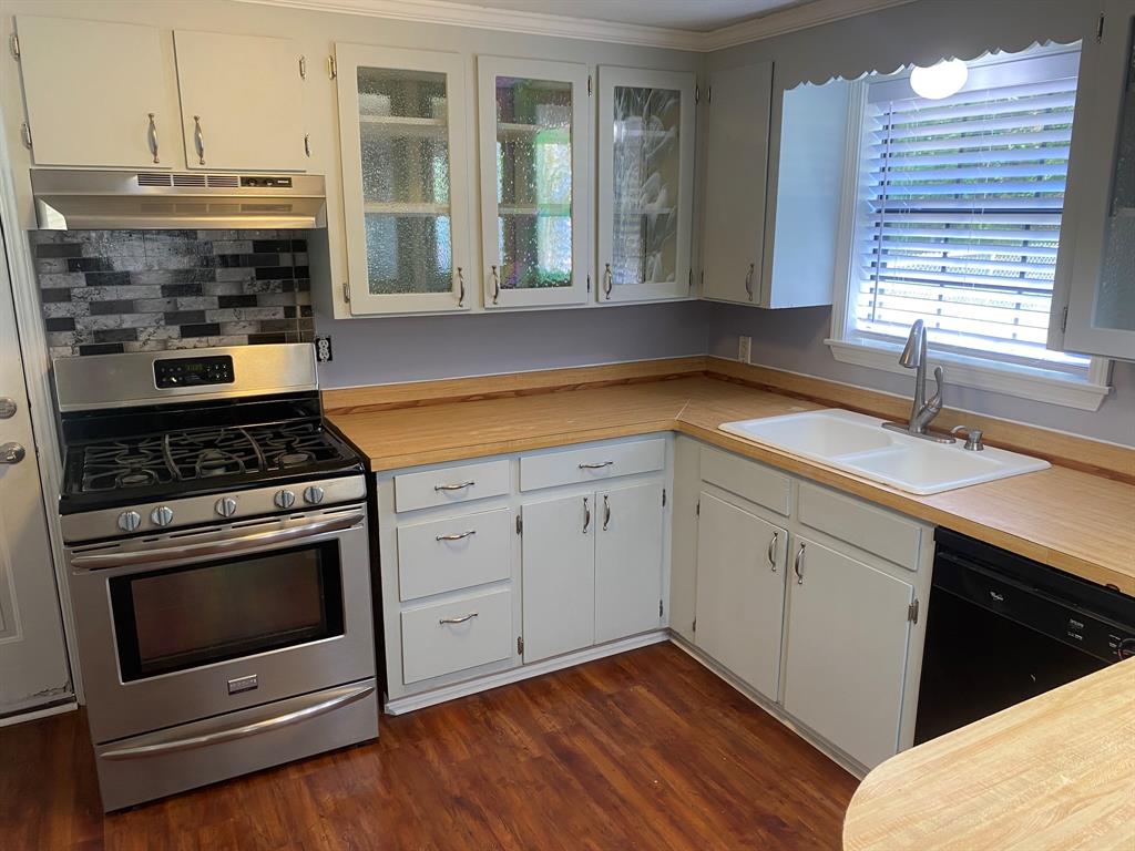 1411 Aars Street Property Photo 8