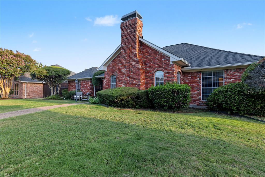 808 Forest Edge Lane Property Photo 2