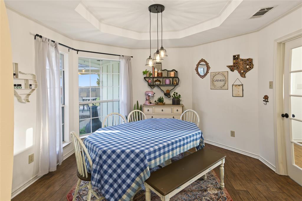 808 Forest Edge Lane Property Photo 12