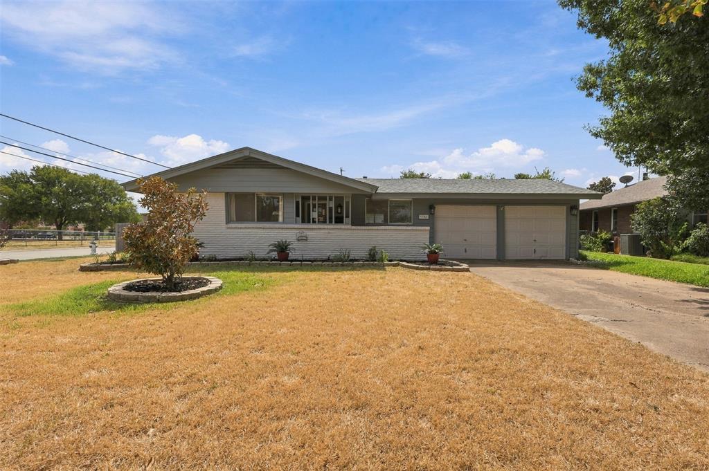 1702 Bristol Court Property Photo 1