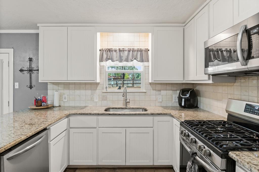 1415 Glenlain Dr Property Photo 17