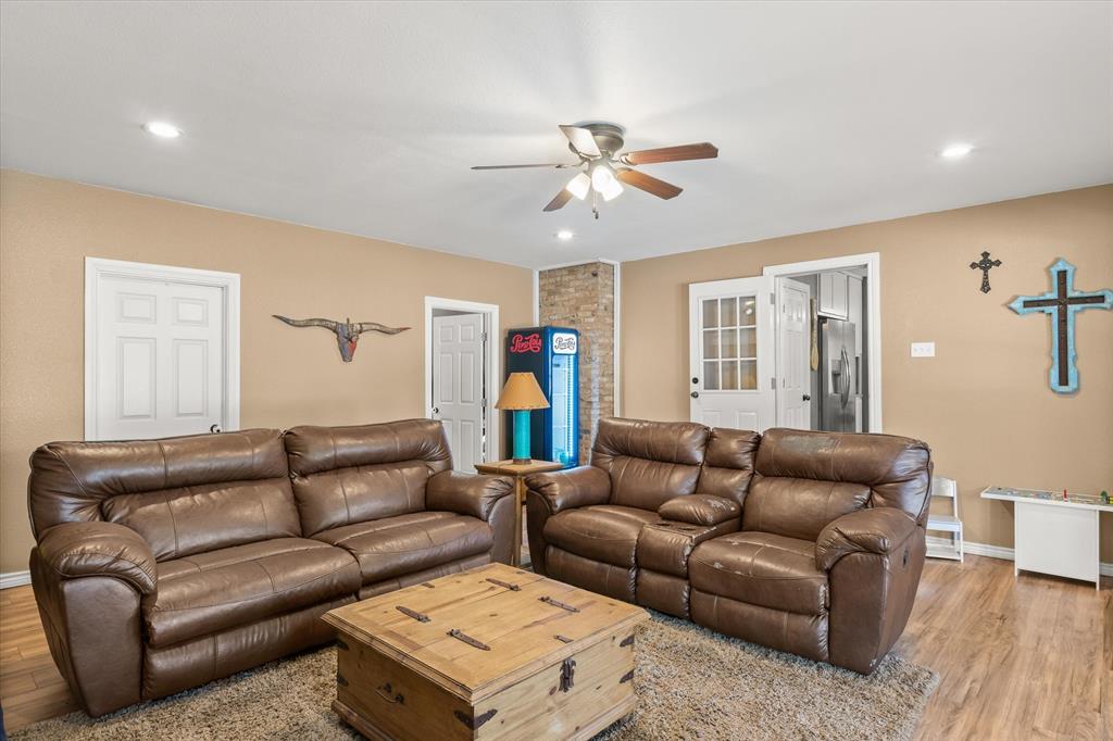 1415 Glenlain Dr Property Photo 18
