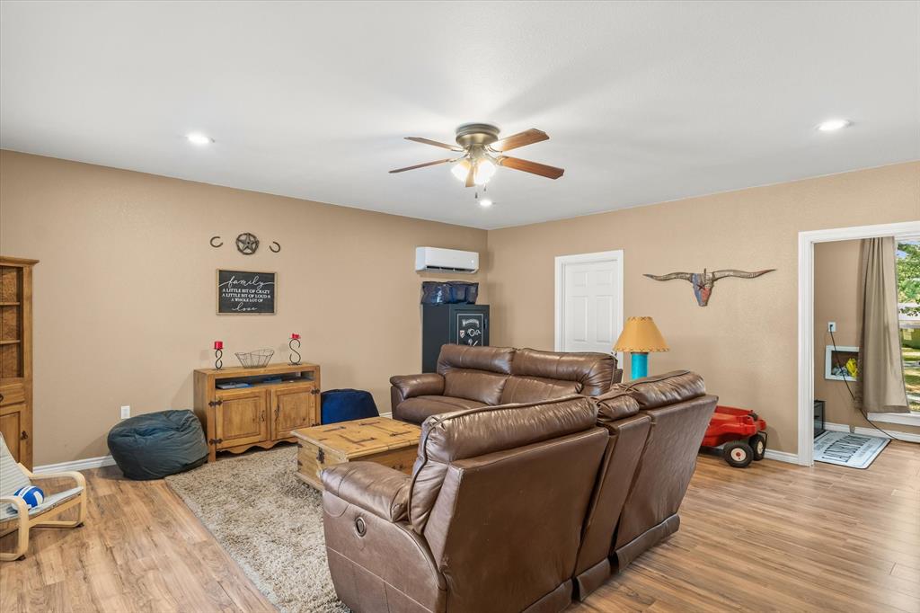1415 Glenlain Dr Property Photo 20