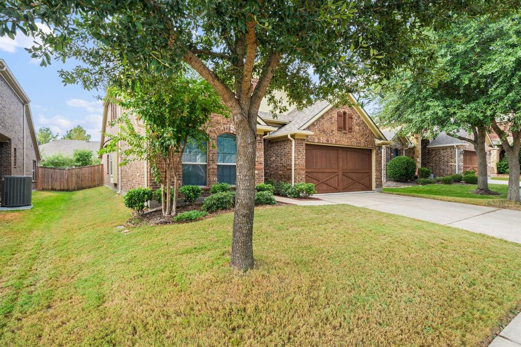 3909 Brook Wood Drive Property Photo 3