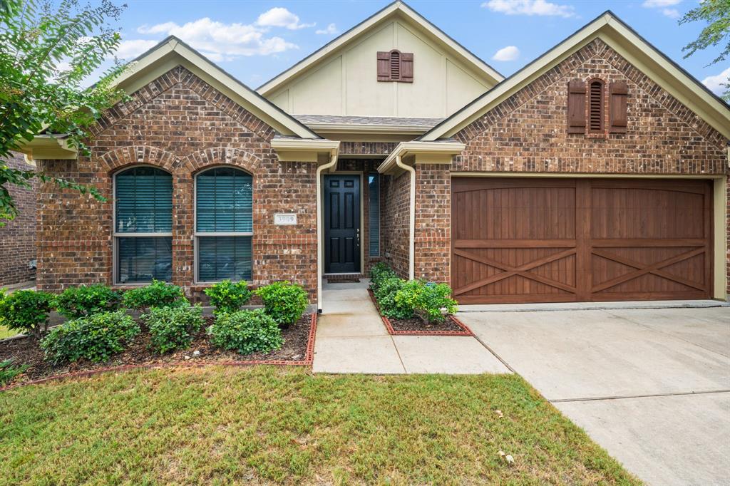 3909 Brook Wood Drive Property Photo 4