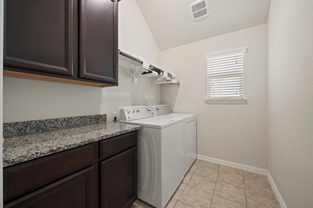 3909 Brook Wood Drive Property Photo 12