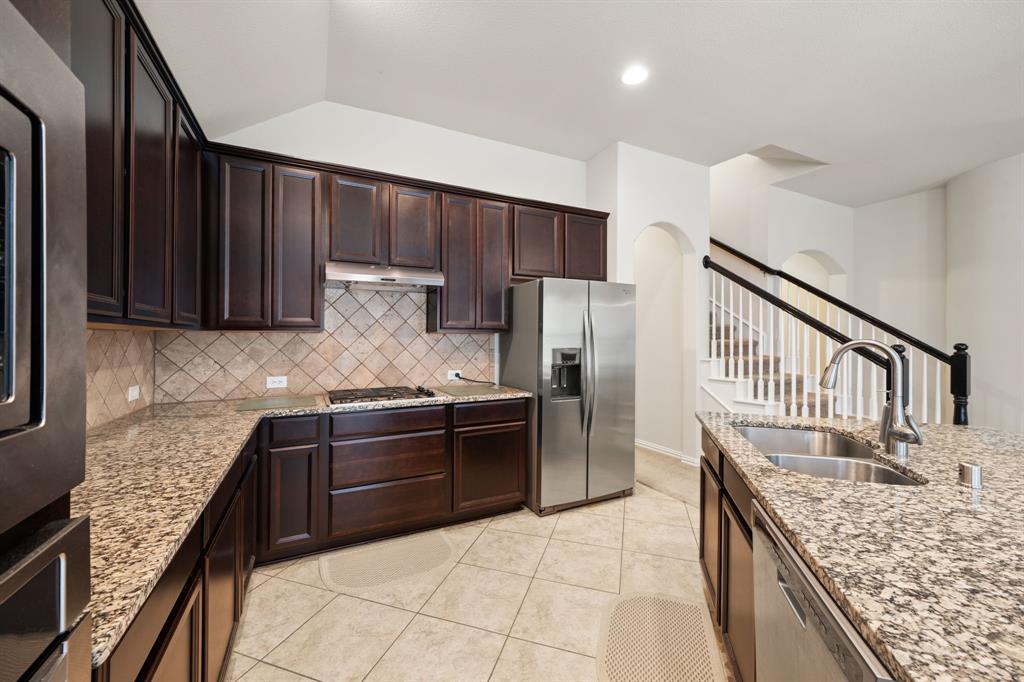 3909 Brook Wood Drive Property Photo 18