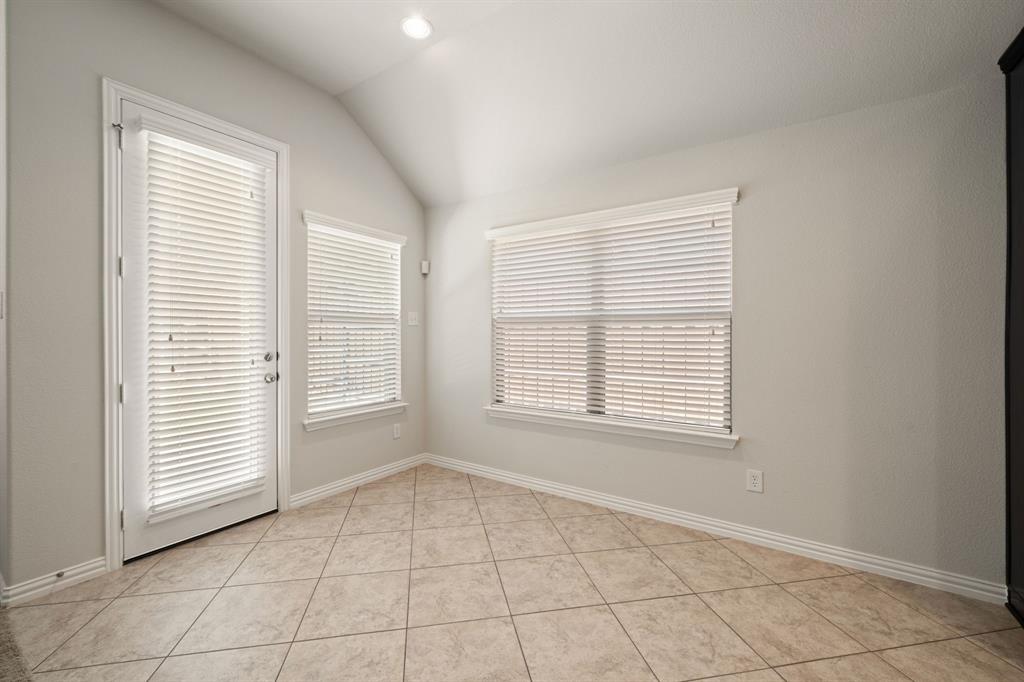 3909 Brook Wood Drive Property Photo 21