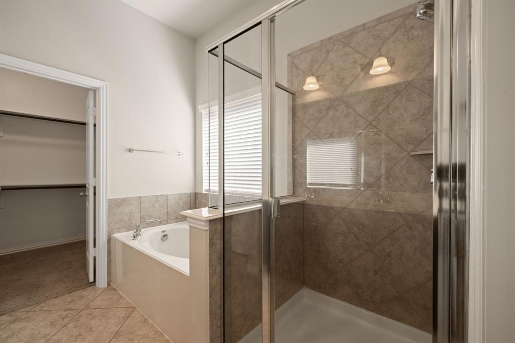 3909 Brook Wood Drive Property Photo 27