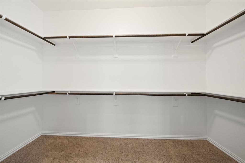 3909 Brook Wood Drive Property Photo 28