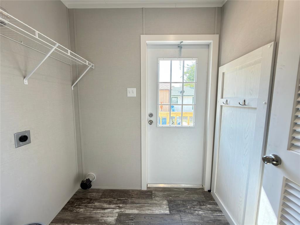 114 County Road 1423 Property Photo 17