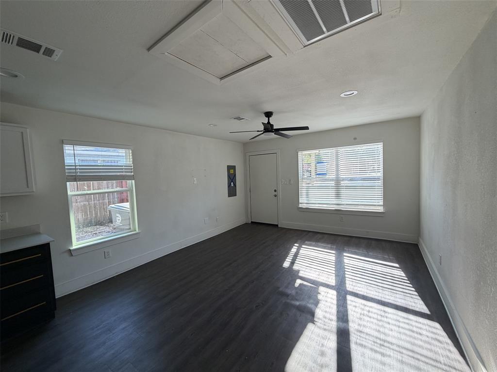 400 Lansing Street Property Photo 3