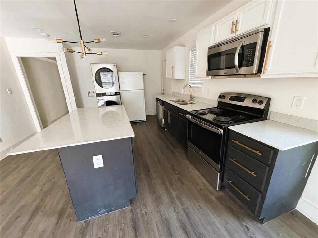 400 Lansing Street Property Photo 5