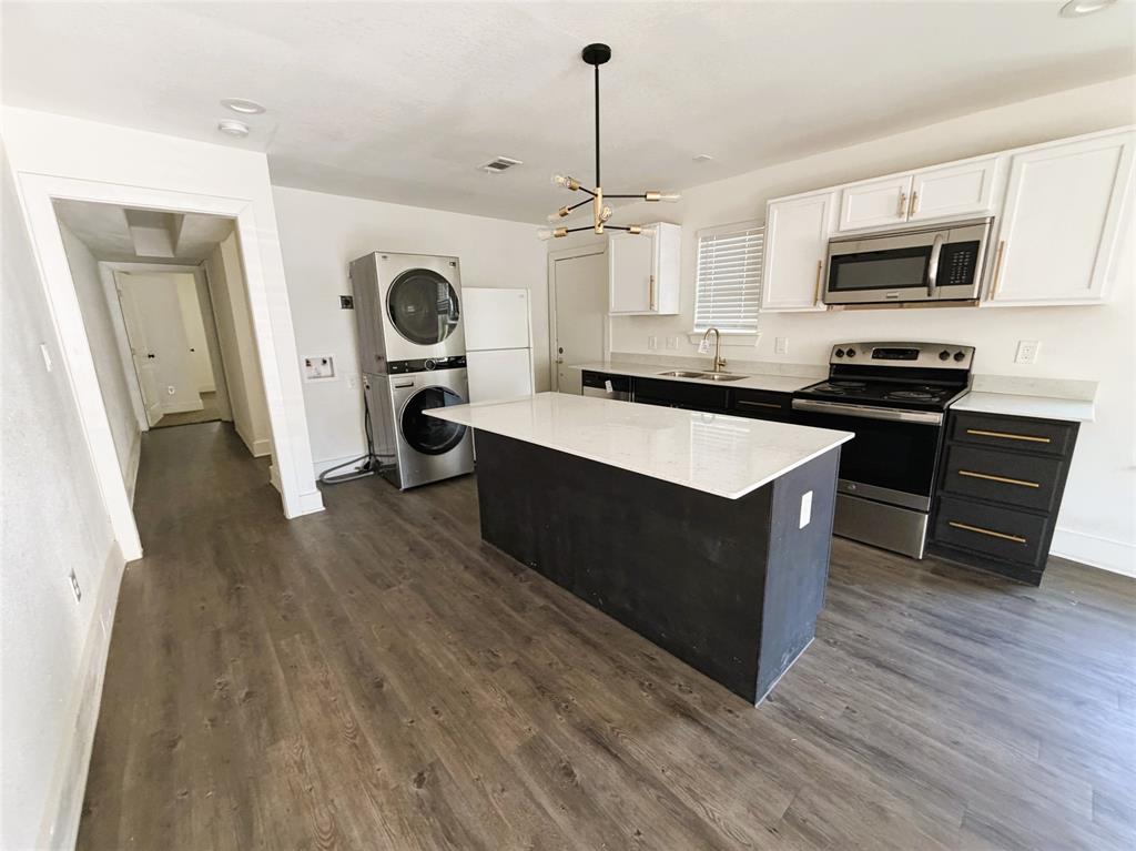 400 Lansing Street Property Photo 7