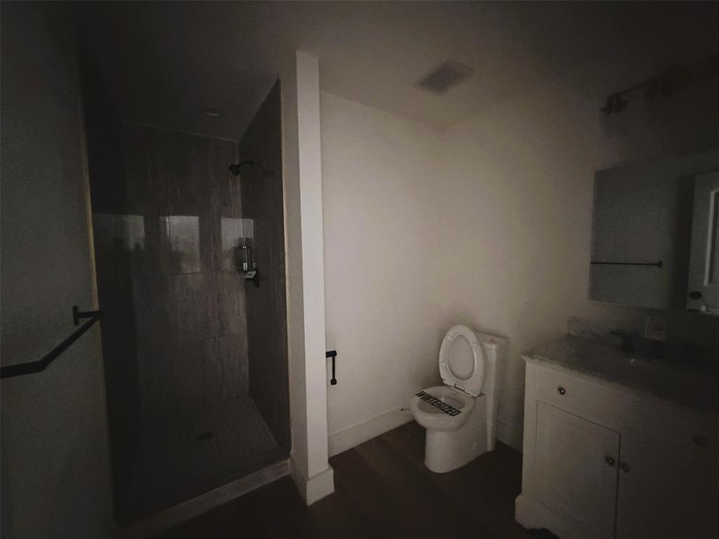 400 Lansing Street Property Photo 10