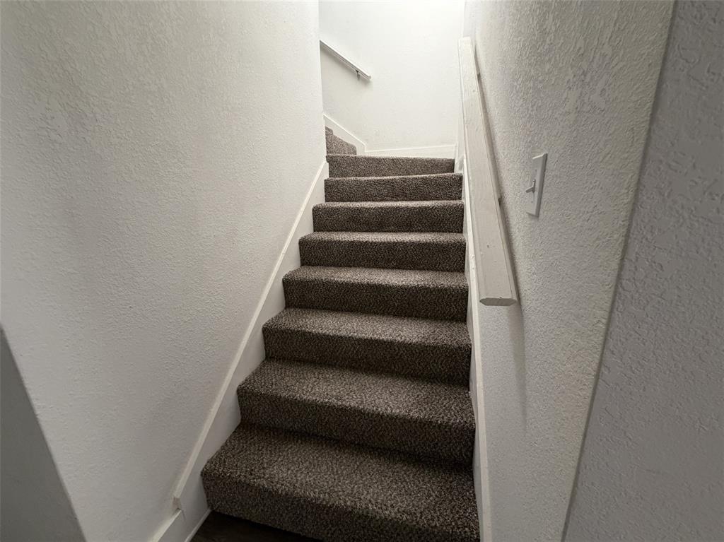 400 Lansing Street Property Photo 12