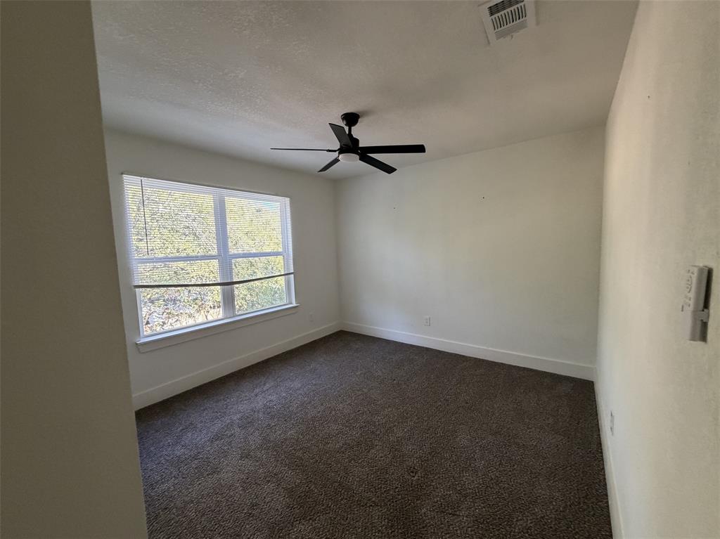 400 Lansing Street Property Photo 13