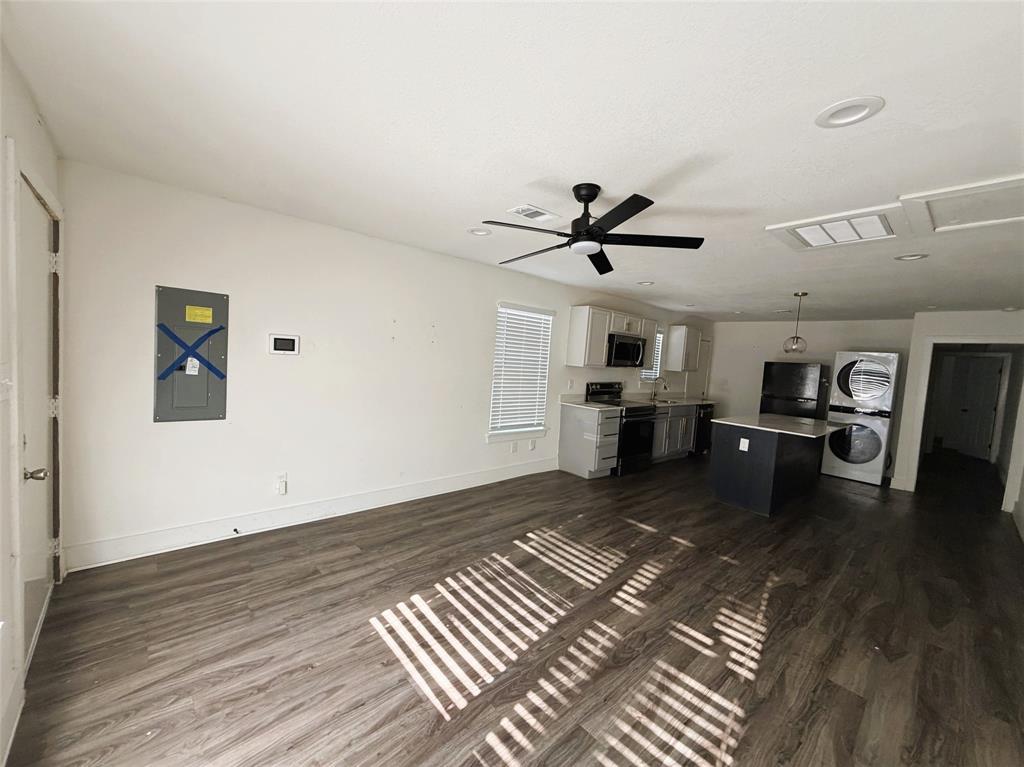 400 Lansing Street Property Photo 19