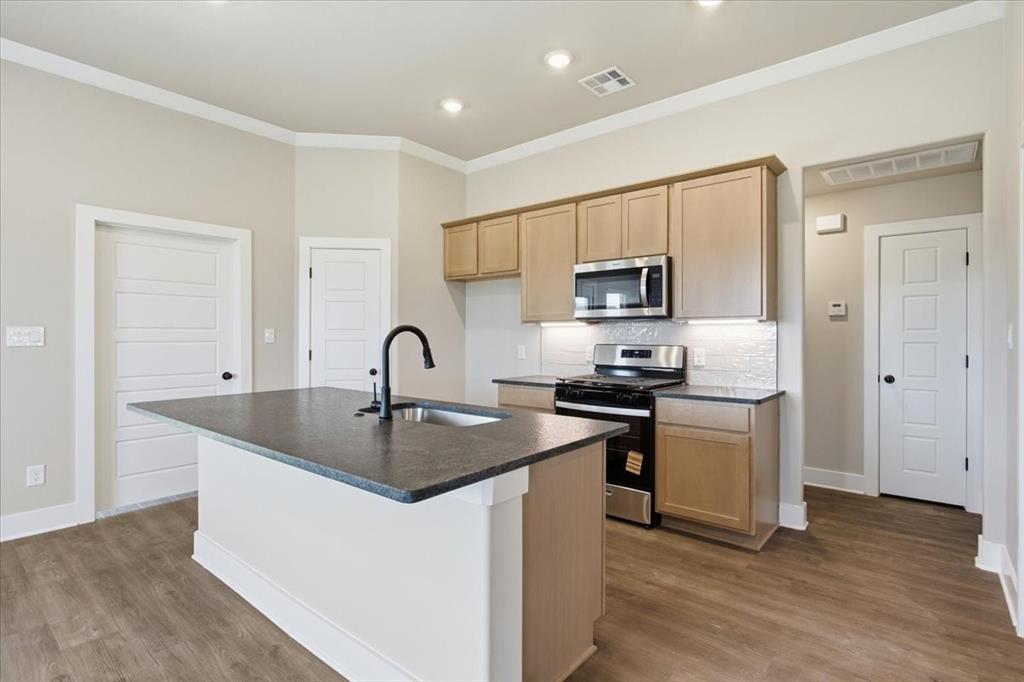 4218 Hummingbird Drive Property Photo 5