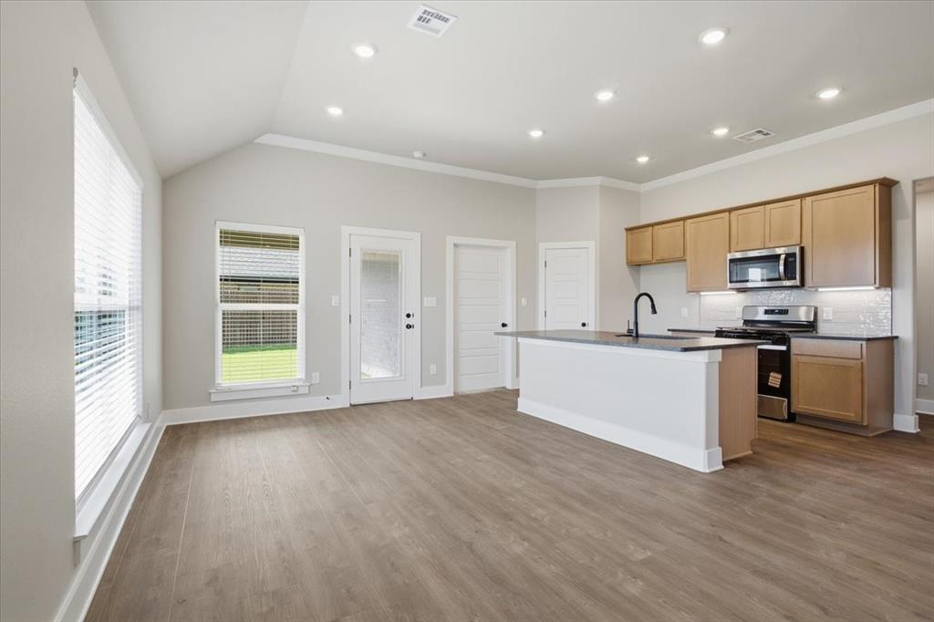 4218 Hummingbird Drive Property Photo 6