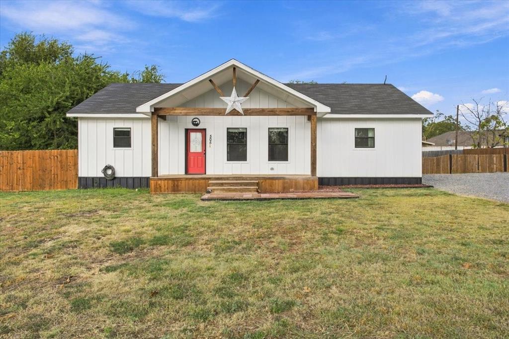 505 N White Oak Property Photo 1