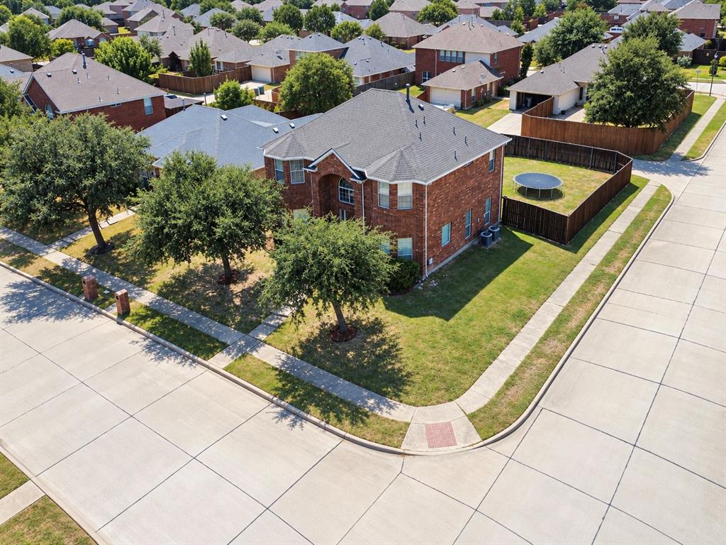 7909 Glenview Way Property Photo 1