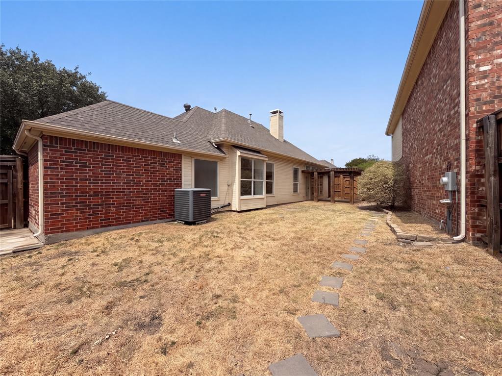 8703 Stonecrest Drive Property Photo 5