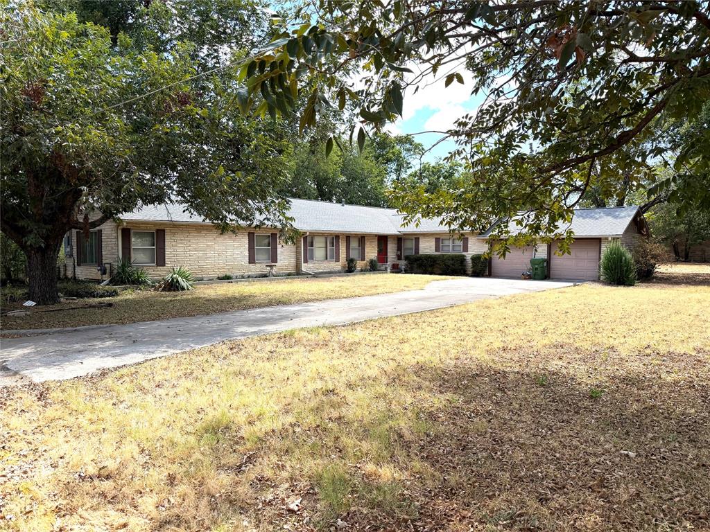 316 S Erath Street Property Photo 1