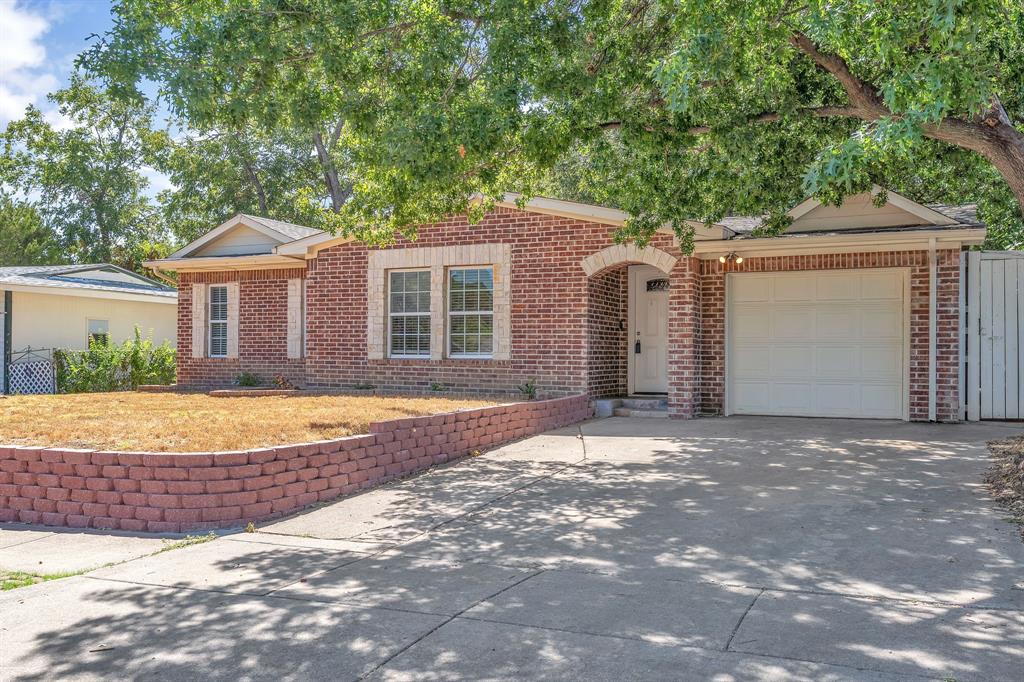 1314 E Lovers Lane Property Photo 1