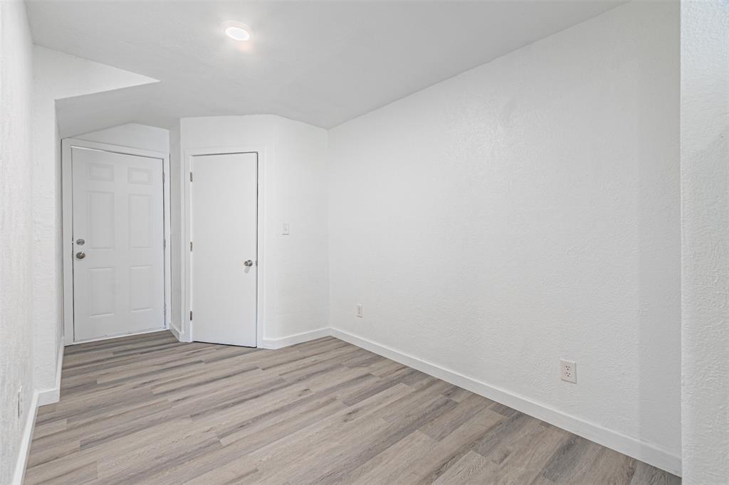 5406 Houghton Avenue Property Photo 7