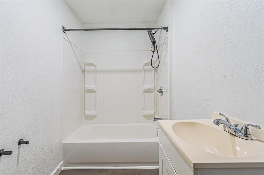 5406 Houghton Avenue Property Photo 9
