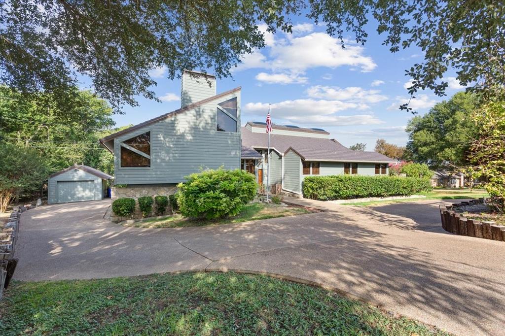 3724 Greenleaf Drive Property Photo 1