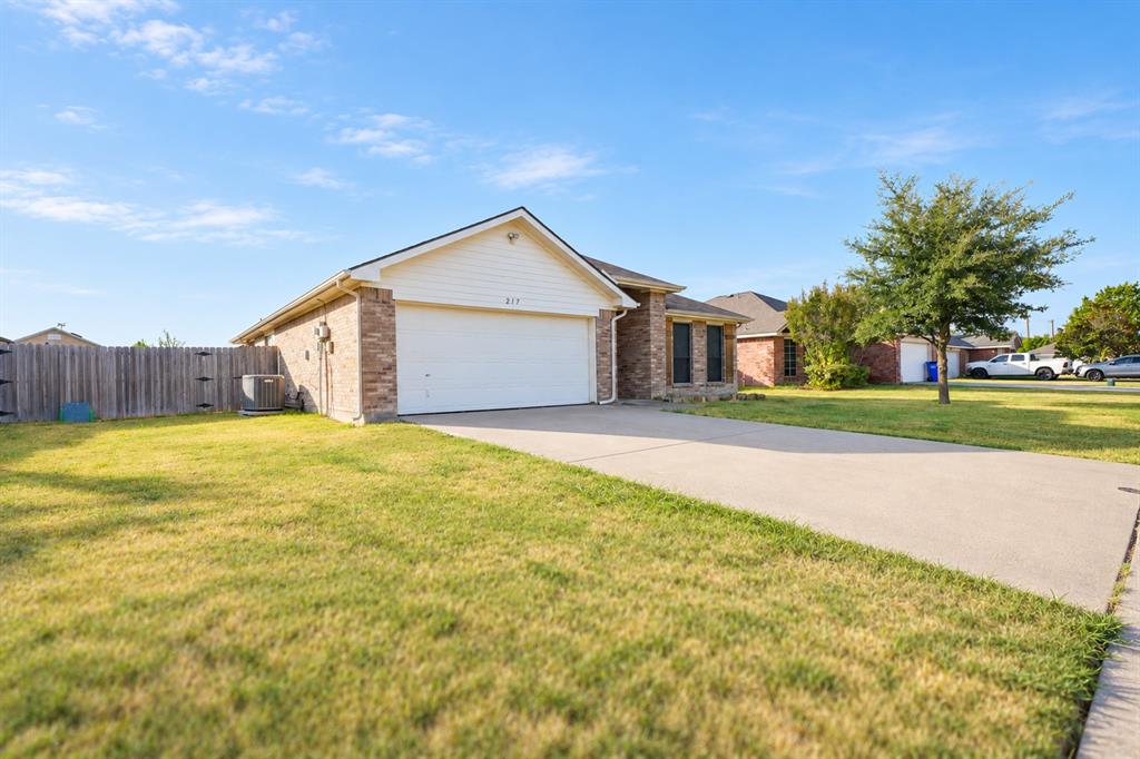 217 Windsor Property Photo 5