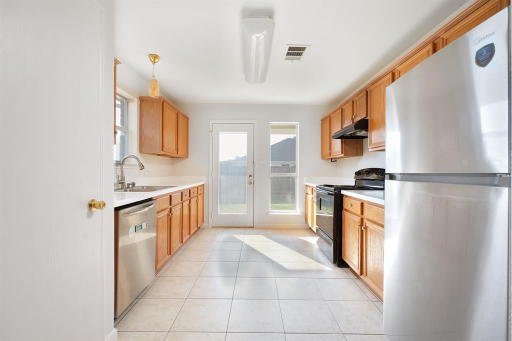 217 Windsor Property Photo 15