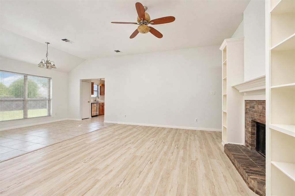 217 Windsor Property Photo 16