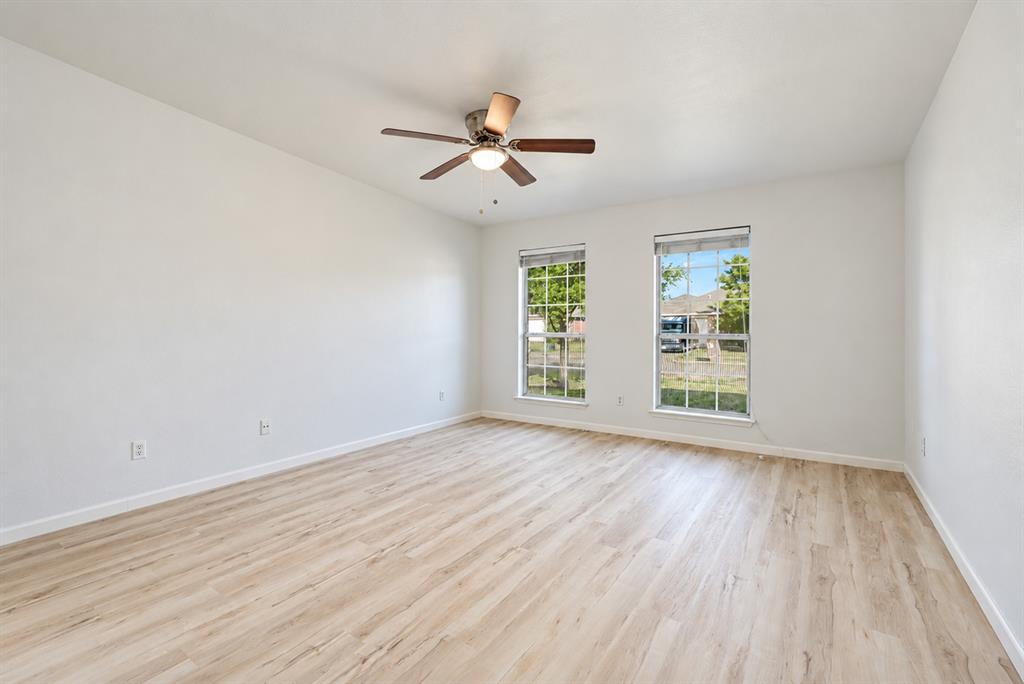 217 Windsor Property Photo 19