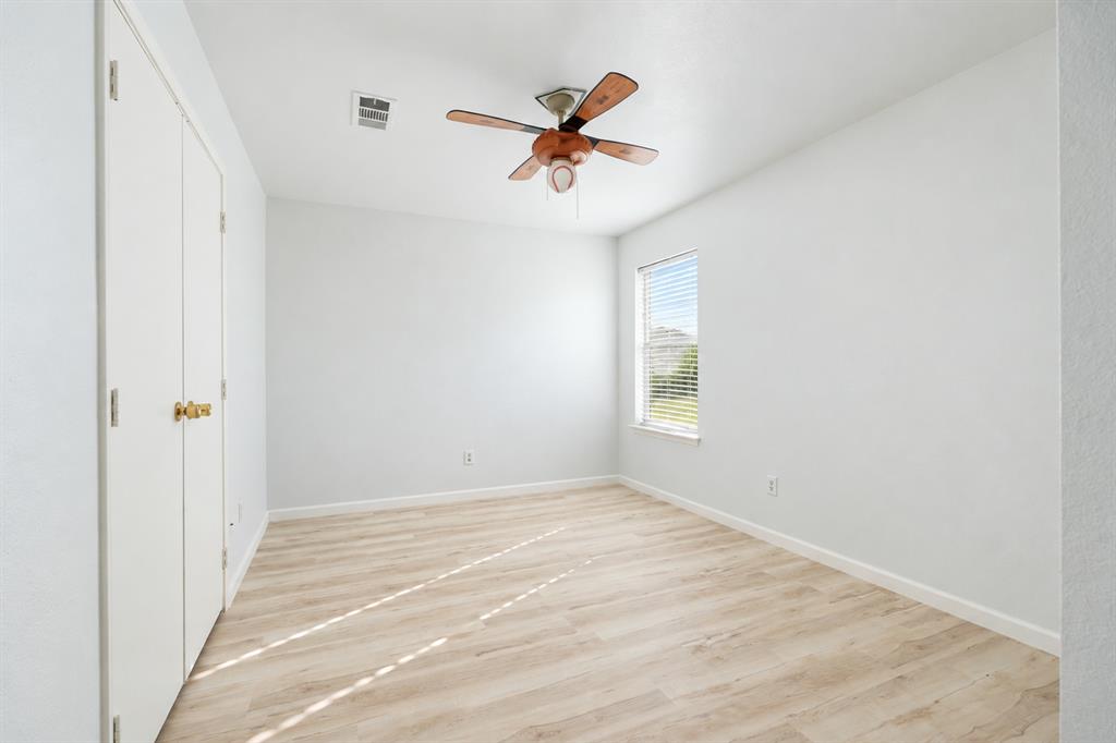217 Windsor Property Photo 27