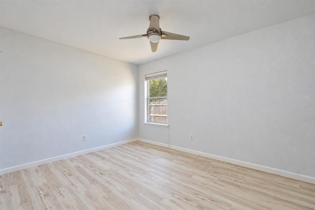 217 Windsor Property Photo 28
