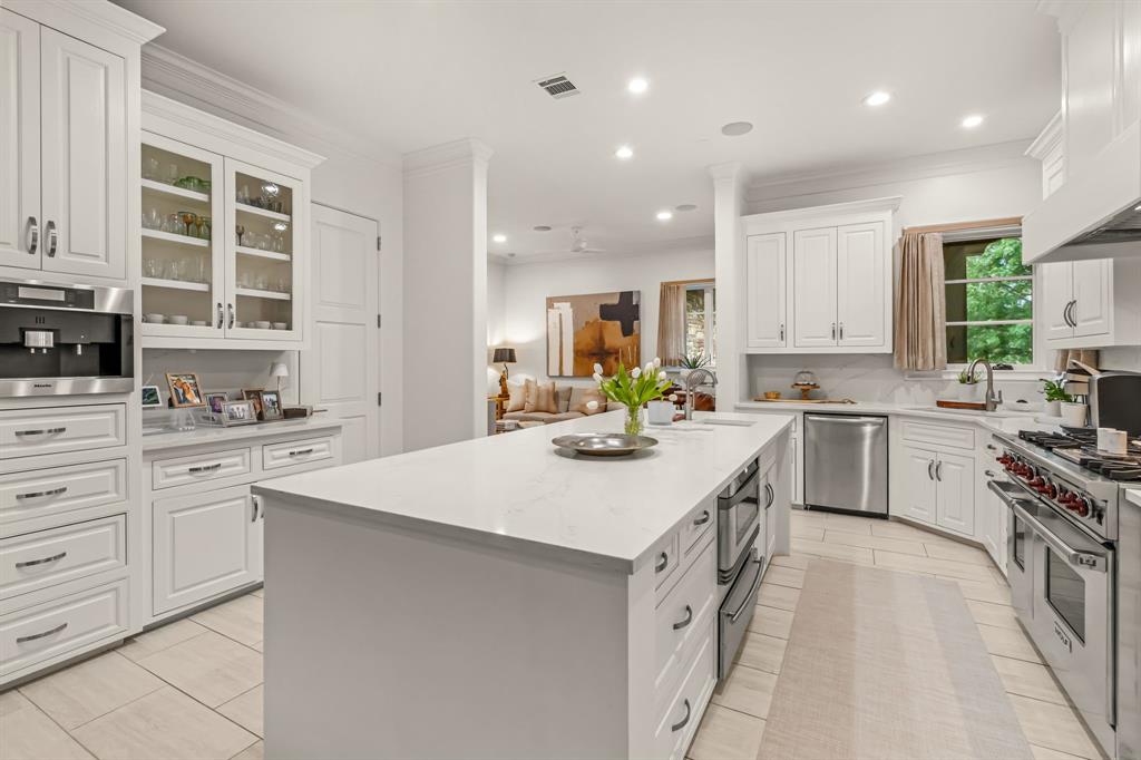 2215 King Fisher Drive Property Photo 15