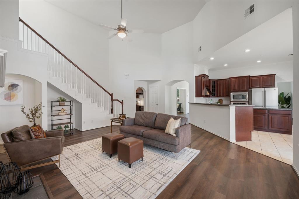 7209 Royal Glen Trail Property Photo 15