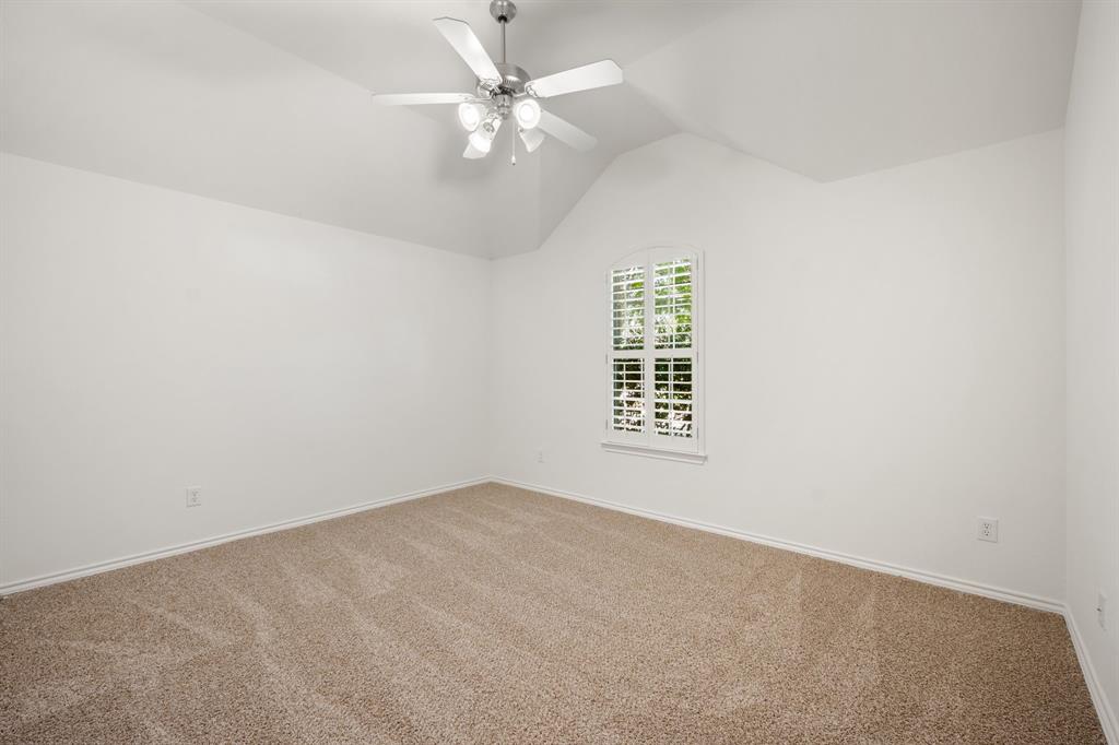 7209 Royal Glen Trail Property Photo 32