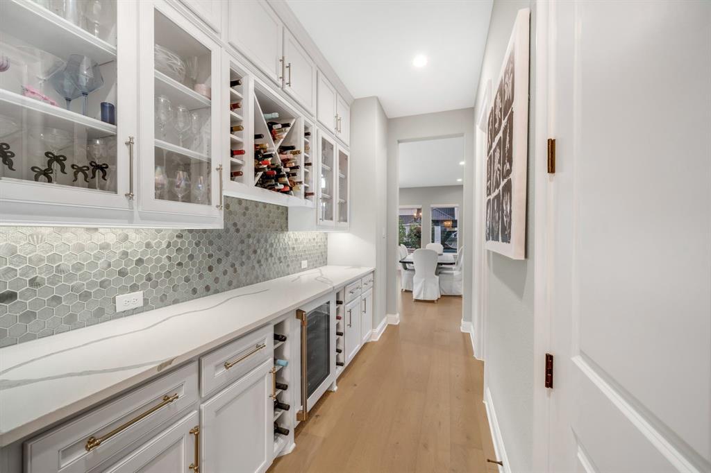 5401 Barry Boulevard Property Photo 16