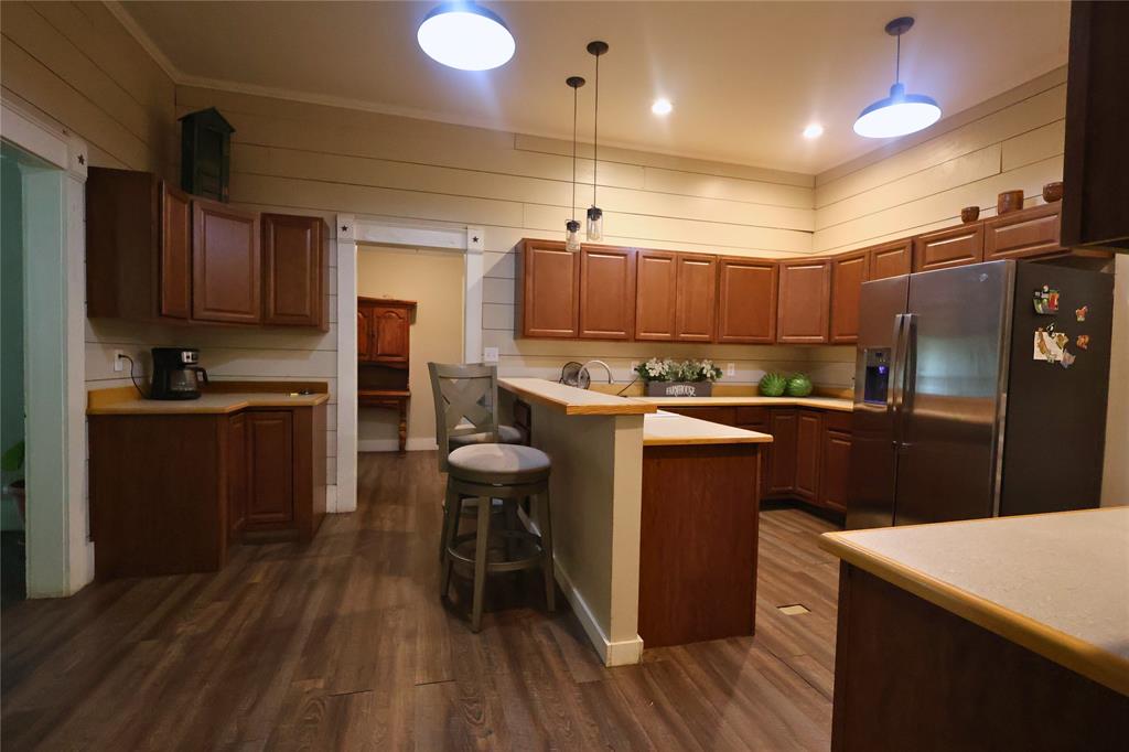 210 Hopkins Property Photo 5