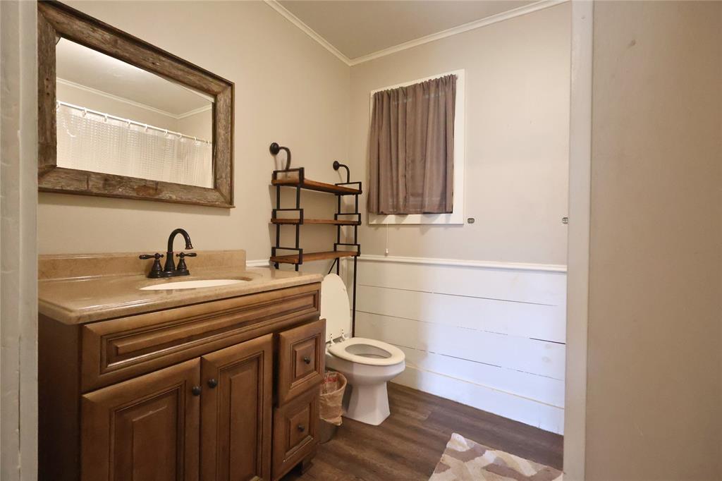 210 Hopkins Property Photo 13