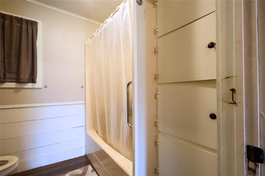 210 Hopkins Property Photo 14