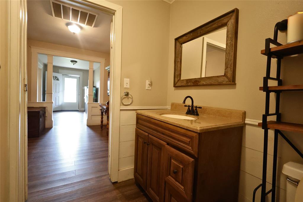 210 Hopkins Property Photo 15