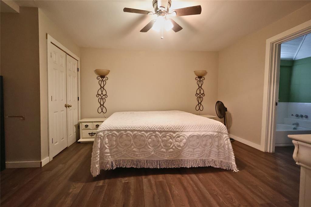 210 Hopkins Property Photo 17