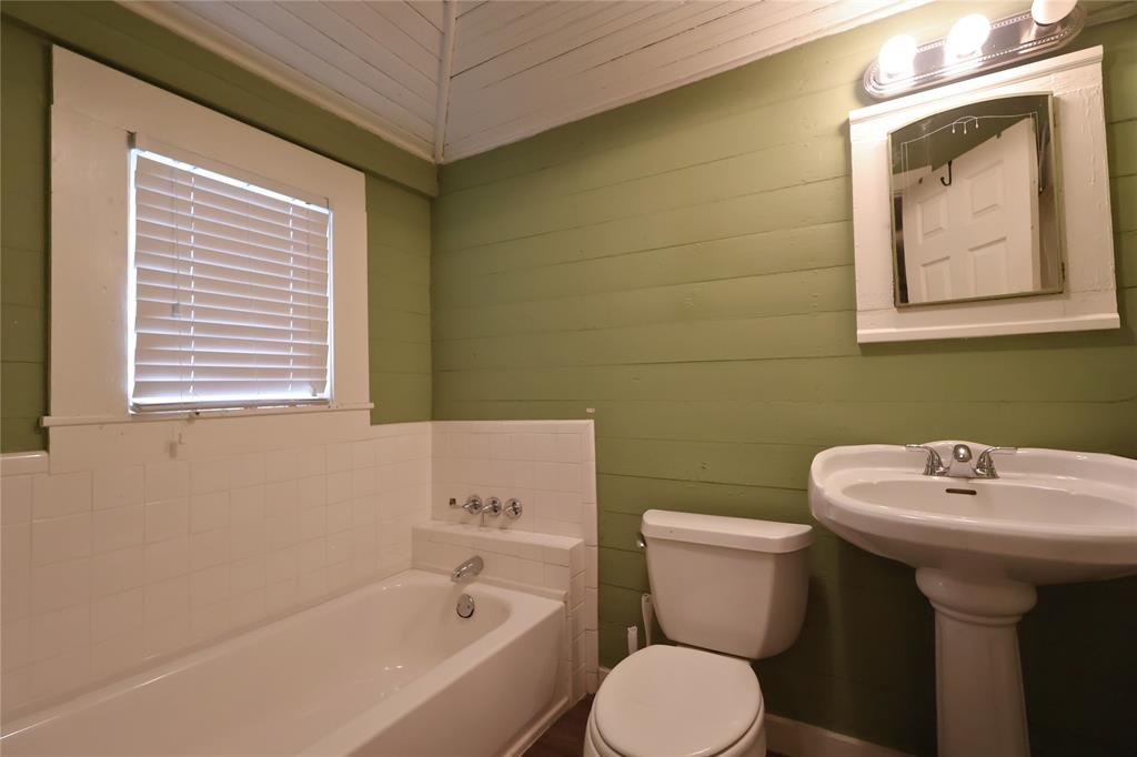 210 Hopkins Property Photo 19