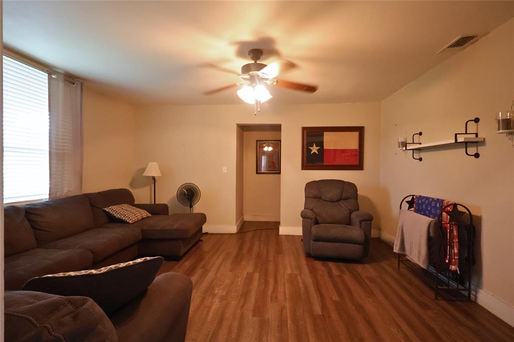 210 Hopkins Property Photo 22